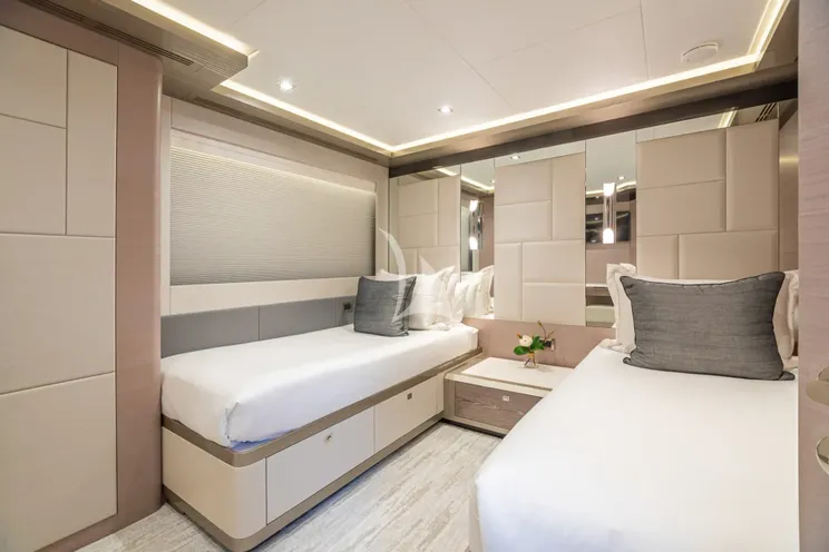 Charter Yacht BOA VIDA - Ocean Alexander 35R - 5 Cabins - Nassau - Exumas - Bahamas