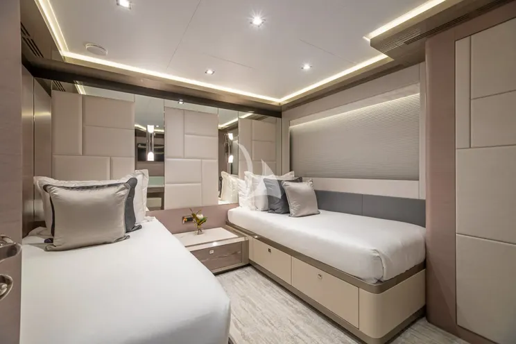 Charter Yacht BOA VIDA - Ocean Alexander 35R - 5 Cabins - Nassau - Exumas - Bahamas