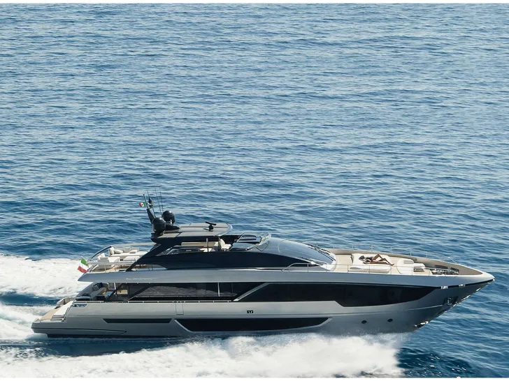 ICONA Riva 102 Corsaro Super - profile ICONA Riva 102 Corsaro Super - profile