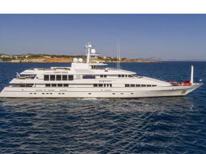 PEGASUS - Feadship 52m - 6 Cabins - Athens - Mykonos - Paros - Santorini - Cyclades - Greece PEGASUS - Feadship 52m - 6 Cabins - Athens - Mykonos - Paros - Santorini - Cyclades - Greece