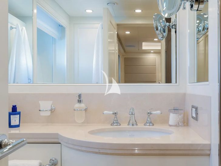 BOJI Codecasa 43 VIP cabin 1 bathroom BOJI Codecasa 43 VIP cabin 1 bathroom