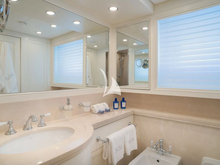 BOJI Codecasa 43 VIP cabin 2 bathroom BOJI Codecasa 43 VIP cabin 2 bathroom