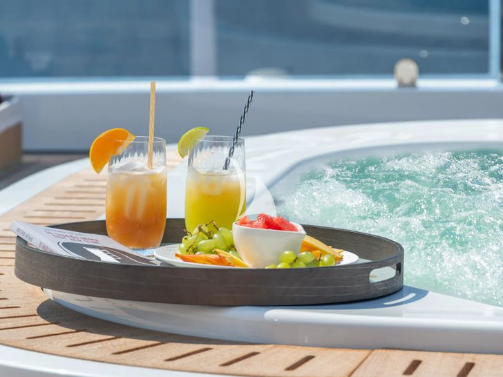 BOJI Codecasa 43 cocktail by the jacuzzi BOJI Codecasa 43 cocktail by the jacuzzi