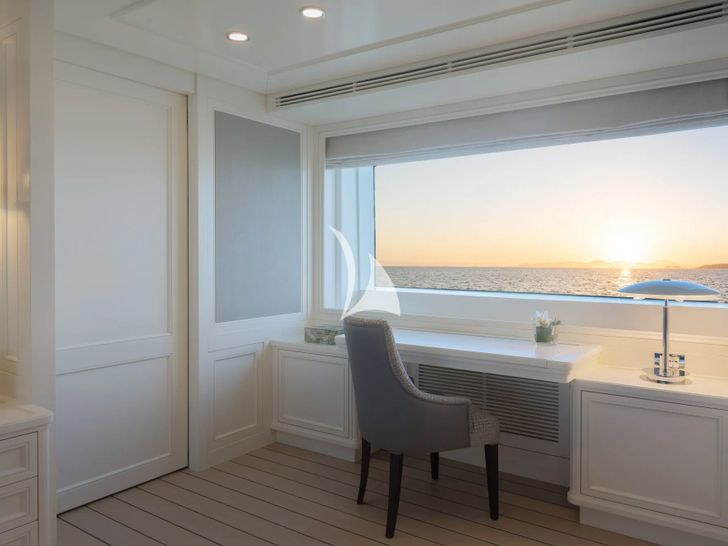 BOJI Codecasa 43 master cabin vanity area BOJI Codecasa 43 master cabin vanity area