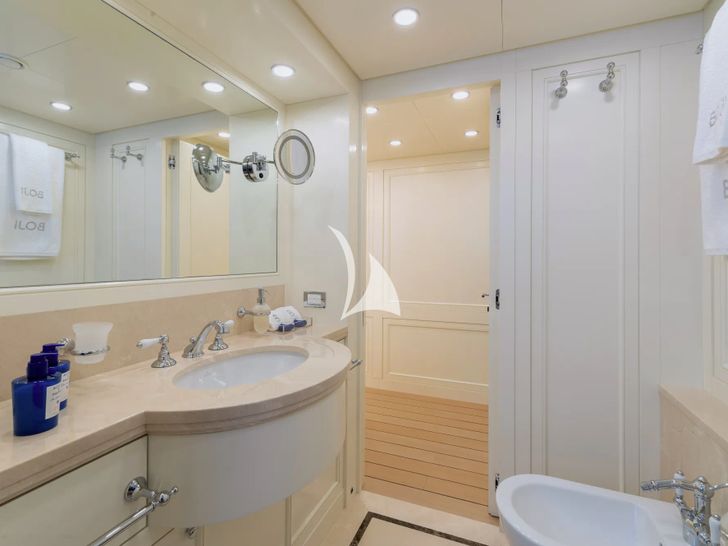 BOJI Codecasa 43 twin cabin 1 bathroom BOJI Codecasa 43 twin cabin 1 bathroom