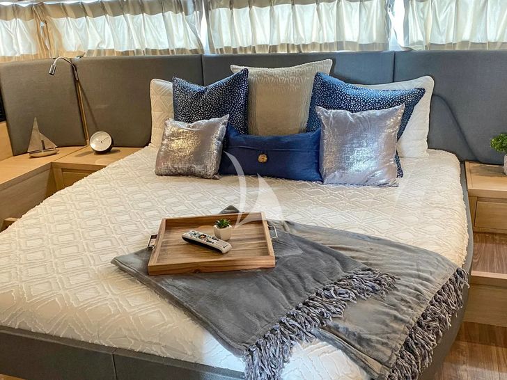 BOLUBO II Aquila 54 Power Catamaran - VIP cabin 1 BOLUBO II Aquila 54 Power Catamaran - VIP cabin 1