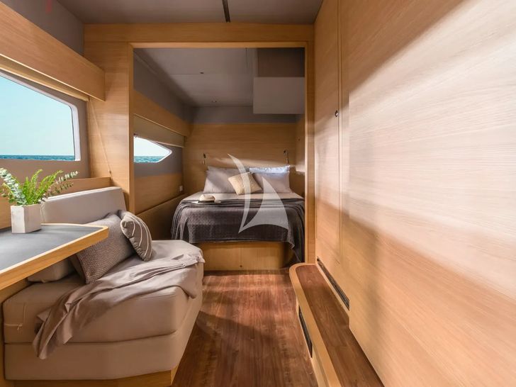 BOLUBO II Aquila 54 Power Catamaran - VIP cabin 3 BOLUBO II Aquila 54 Power Catamaran - VIP cabin 3