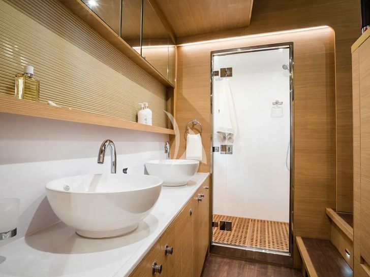 BOLUBO II Aquila 54 Power Catamaran - cabin bathroom BOLUBO II Aquila 54 Power Catamaran - cabin bathroom