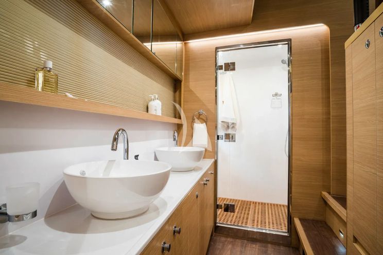 Charter Yacht BOLUBO II - Aquila 54 Power Catamaran - 4 Cabins - Sibenik - Split - Dubrovnik - Hvar - Croatia