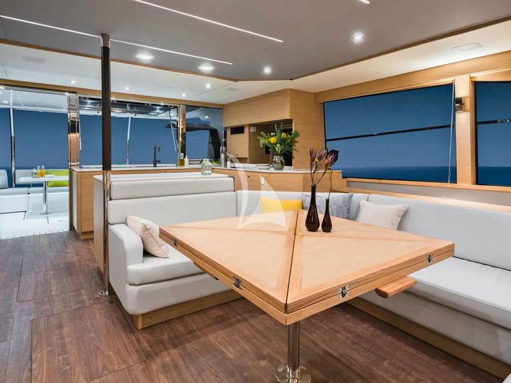 BOLUBO II Aquila 54 Power Catamaran - dining table foldable BOLUBO II Aquila 54 Power Catamaran - dining table foldable