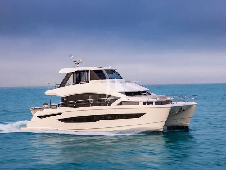 BOLUBO II Aquila 54 Power Catamaran - main profile BOLUBO II Aquila 54 Power Catamaran - main profile