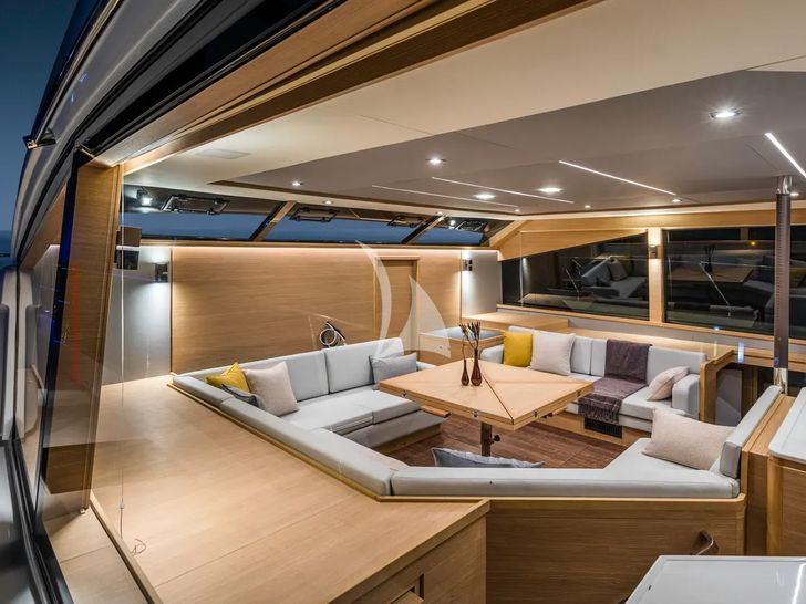 BOLUBO II Aquila 54 Power Catamaran - saloon wide shot BOLUBO II Aquila 54 Power Catamaran - saloon wide shot