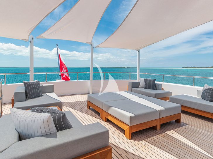 BON VIVANT 50m Codecasa Upper Aft Loune BON VIVANT 50m Codecasa Upper Aft Loune