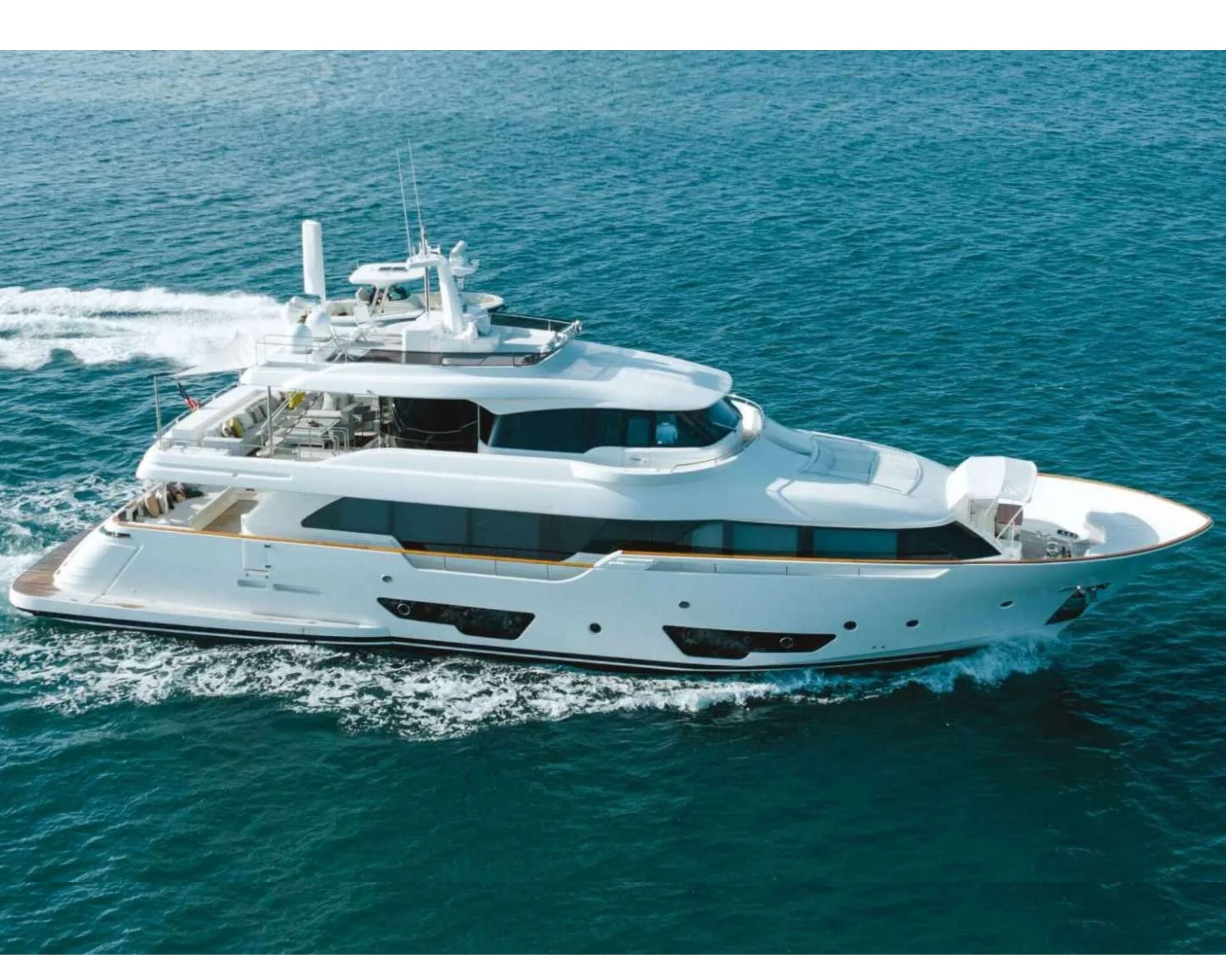 BONUS ROUND - Ferretti Custom Line Navetta 28 - 5 Cabins - Nassau - Exumas - Bahamas