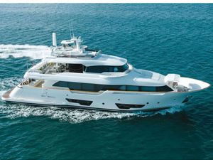 BONUS ROUND - Ferretti Custom Line Navetta 28 - 5 Cabins - Nassau - Exumas - Bahamas BONUS ROUND - Ferretti Custom Line Navetta 28 - 5 Cabins - Nassau - Exumas - Bahamas