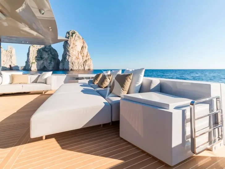 BOOM SHAKALAKA Arcadia A85 - aft deck BOOM SHAKALAKA Arcadia A85 - aft deck