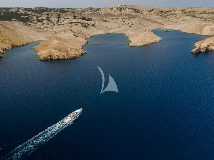 BORA BORA Admiral 27 - drone cruising shot BORA BORA Admiral 27 - drone cruising shot