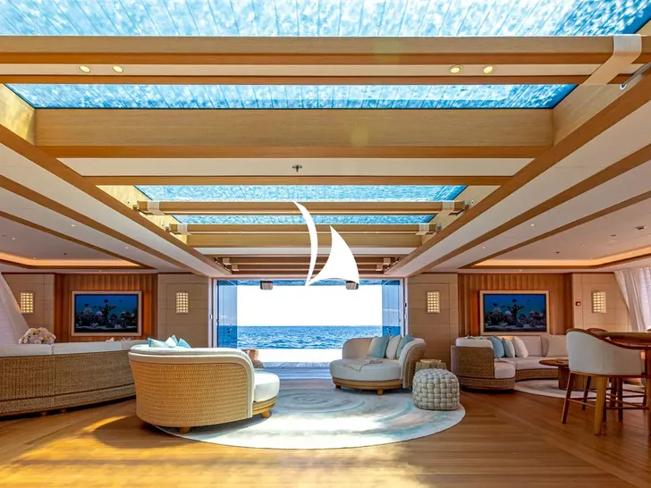 BREAKTHROUGH Feadship 118m - beach club BREAKTHROUGH Feadship 118m - beach club