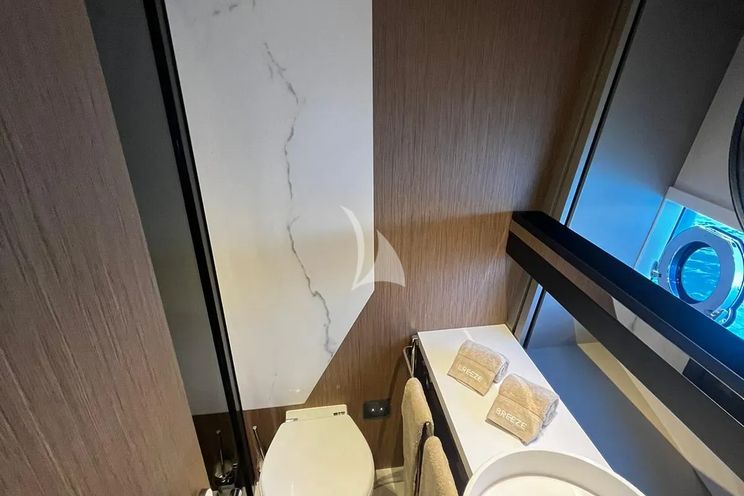 Charter Yacht BREEZE - Ferretti 720 - 4 Cabins - St Tropez - Cannes - Nice - Monaco - Antibes - French Riviera