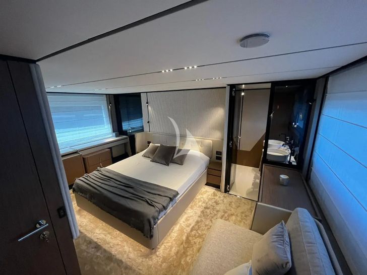 BREEZE Ferretti 720 - master cabin other angle BREEZE Ferretti 720 - master cabin other angle