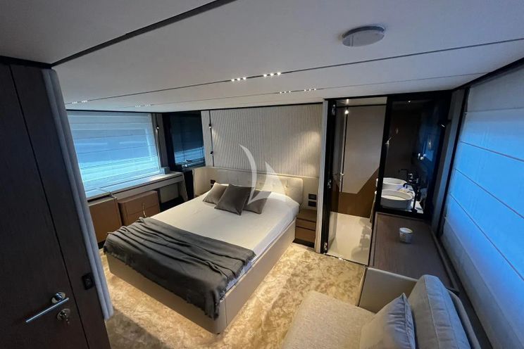 Charter Yacht BREEZE - Ferretti 720 - 4 Cabins - St Tropez - Cannes - Nice - Monaco - Antibes - French Riviera