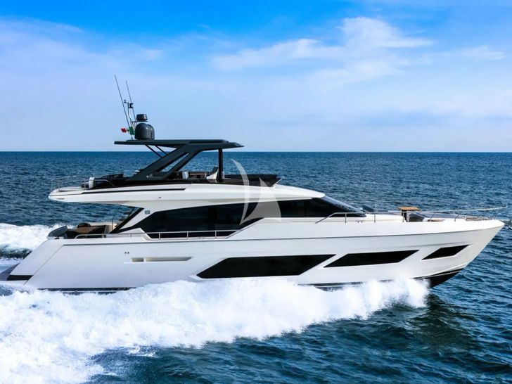 BREEZE Ferretti 720 - side profile cruising BREEZE Ferretti 720 - side profile cruising
