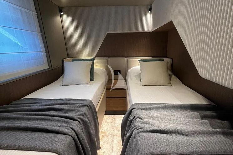 Charter Yacht BREEZE - Ferretti 720 - 4 Cabins - St Tropez - Cannes - Nice - Monaco - Antibes - French Riviera