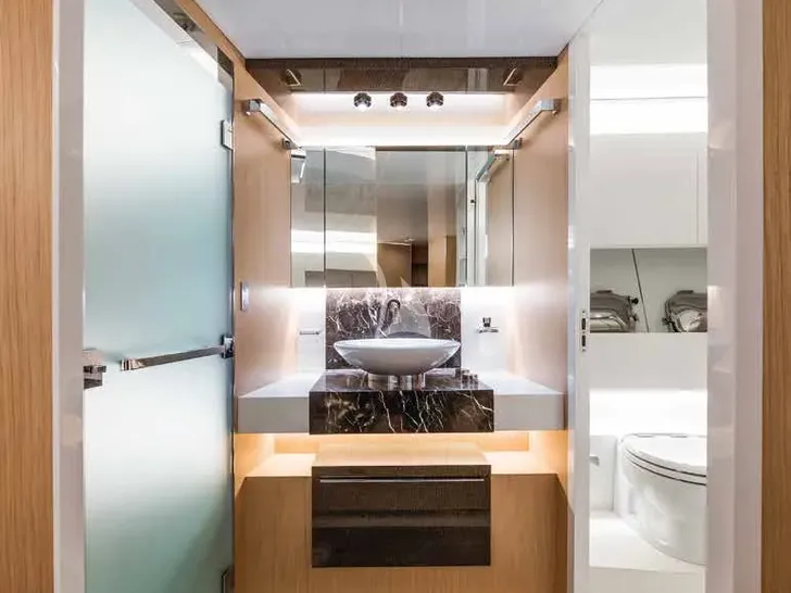 BOOM SHAKALAKA Arcadia A85 - VIP cabin bathroom BOOM SHAKALAKA Arcadia A85 - VIP cabin bathroom