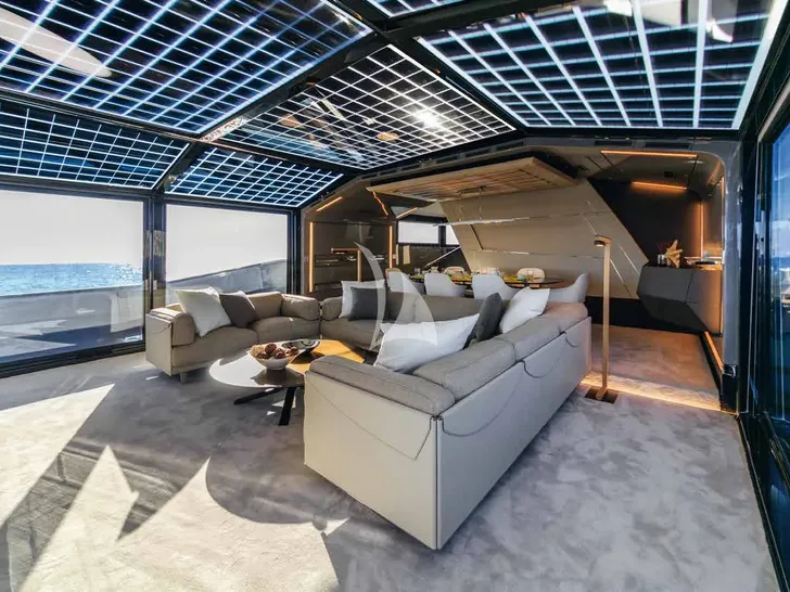 BOOM SHAKALAKA Arcadia A85 - main saloon BOOM SHAKALAKA Arcadia A85 - main saloon