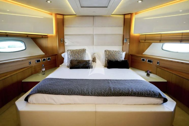 Charter Yacht BST SUNRISE - Sunseeker Predator 84 - 4 Cabins - St Tropez - Cannes - Nice - Antibes - French Riviera