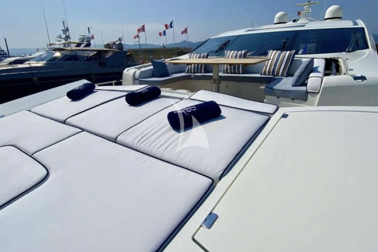 Charter Yacht BST SUNRISE - Sunseeker Predator 84 - 4 Cabins - St Tropez - Cannes - Nice - Antibes - French Riviera
