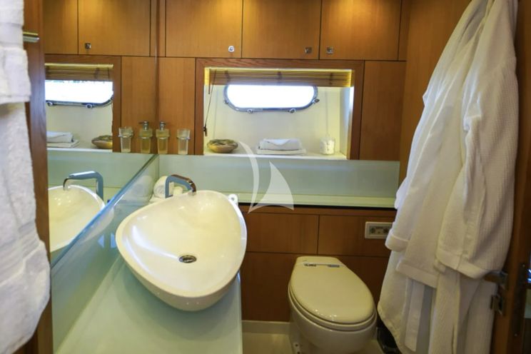 Charter Yacht BST SUNRISE - Sunseeker Predator 84 - 4 Cabins - St Tropez - Cannes - Nice - Antibes - French Riviera