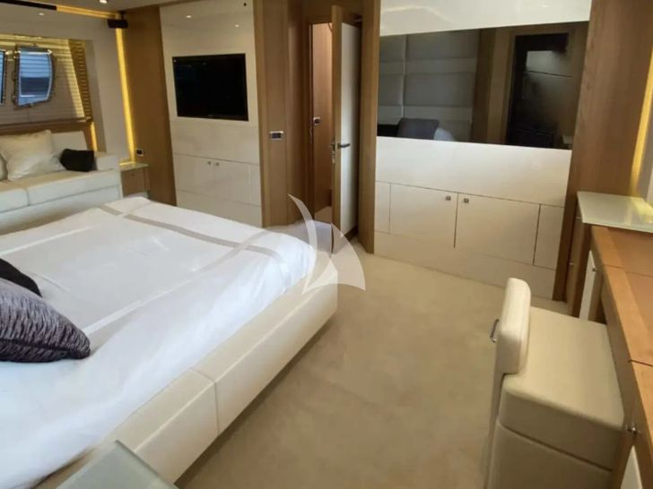 BST SUNRISE Sunseeker Predator 84 - master cabin BST SUNRISE Sunseeker Predator 84 - master cabin