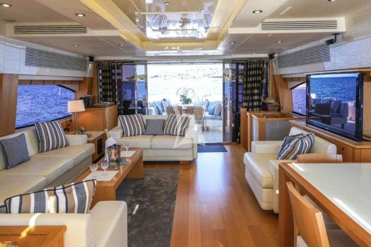 Charter Yacht BST SUNRISE - Sunseeker Predator 84 - 4 Cabins - St Tropez - Cannes - Nice - Antibes - French Riviera