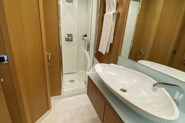 Charter Yacht BST SUNRISE - Sunseeker Predator 84 - 4 Cabins - St Tropez - Cannes - Nice - Antibes - French Riviera