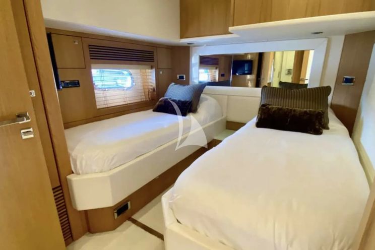 Charter Yacht BST SUNRISE - Sunseeker Predator 84 - 4 Cabins - St Tropez - Cannes - Nice - Antibes - French Riviera