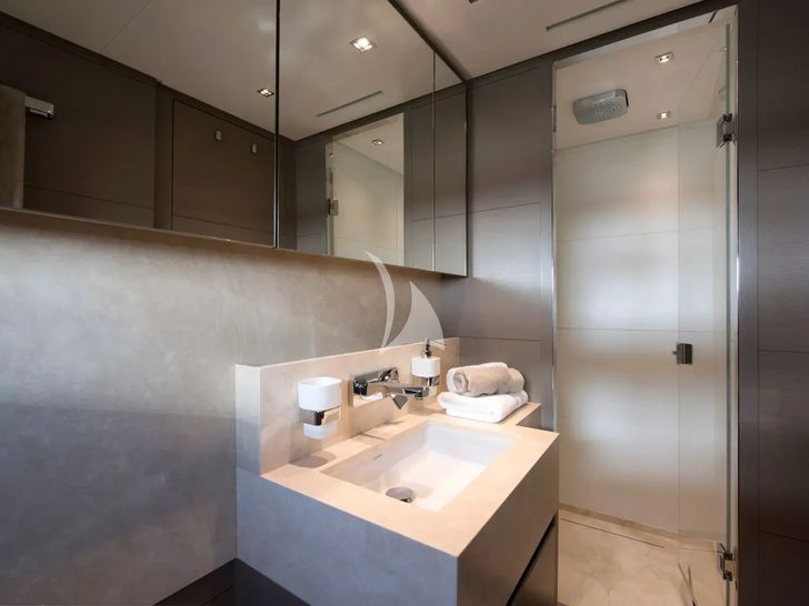 BST SUNRISE II Sanlorenzo SD92 - VIP cabin 1 bathroom BST SUNRISE II Sanlorenzo SD92 - VIP cabin 1 bathroom