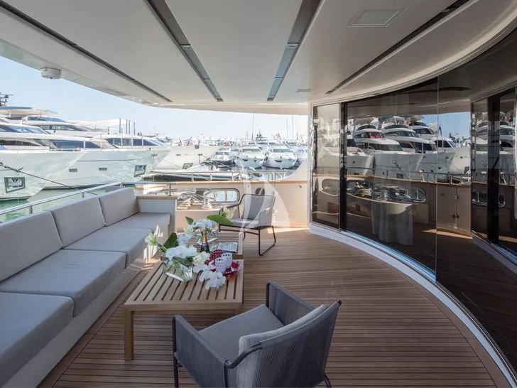 BST SUNRISE II Sanlorenzo SD92 - aft deck BST SUNRISE II Sanlorenzo SD92 - aft deck