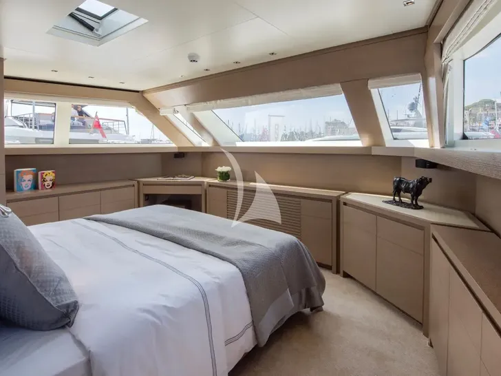 BST SUNRISE II Sanlorenzo SD92 - master cabin panoramic window BST SUNRISE II Sanlorenzo SD92 - master cabin panoramic window