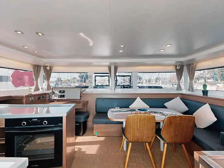 BUENA SUERTE Lagoon 470 - saloon BUENA SUERTE Lagoon 470 - saloon