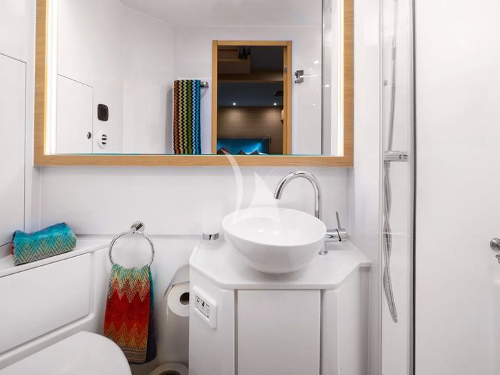 BY MY SIDE Aquila 54 - cabin 3 bathroom BY MY SIDE Aquila 54 - cabin 3 bathroom