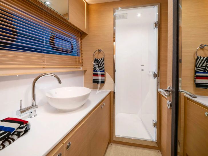 BY MY SIDE Aquila 54 - cabin 4 bathroom BY MY SIDE Aquila 54 - cabin 4 bathroom