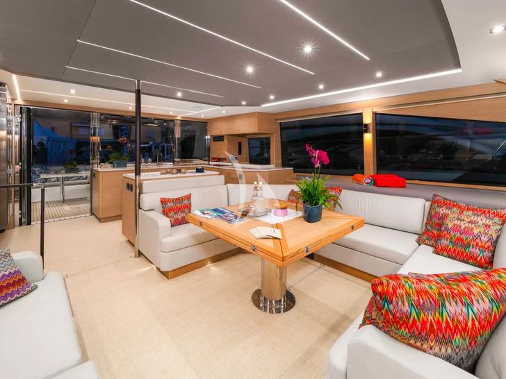 BY MY SIDE Aquila 54 - saloon seating BY MY SIDE Aquila 54 - saloon seating