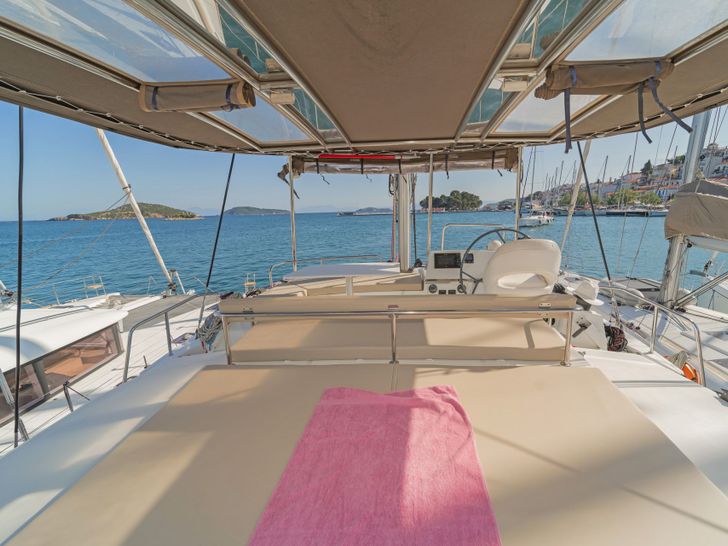 Bali 4.3 - Flybridge Bali 4.3 - Flybridge