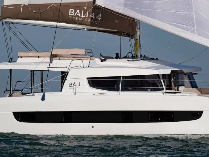 Bali 4.4 Exterior