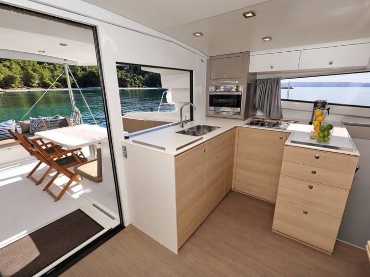Bali 4.5 - Galley Bali 4.5 - Galley