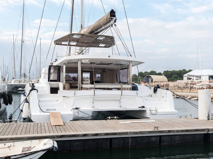 Bali 5.4 - Aft Bali 5.4 - Aft