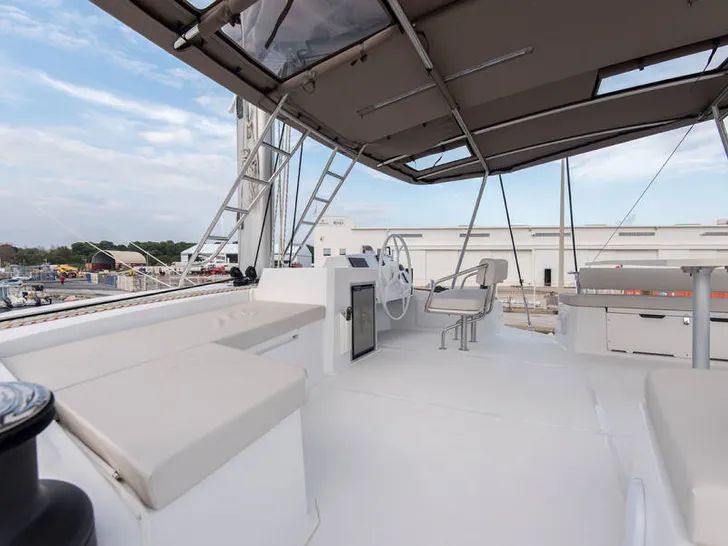 Bali 5.4 - flybridge Bali 5.4 - flybridge