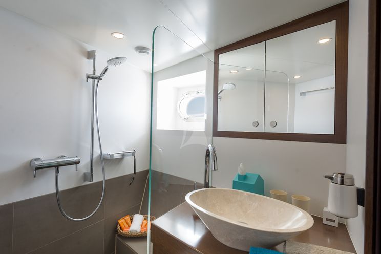 Charter Yacht MONARA - Classic Feadship - 4 Cabins - France - Cannes - Antibes - St Tropez