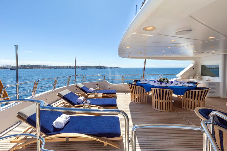 Charter Yacht SEABLUEZ - Benetti 37m - 5 Cabins - Monaco - Cannes - St Tropez - Naples - Athens